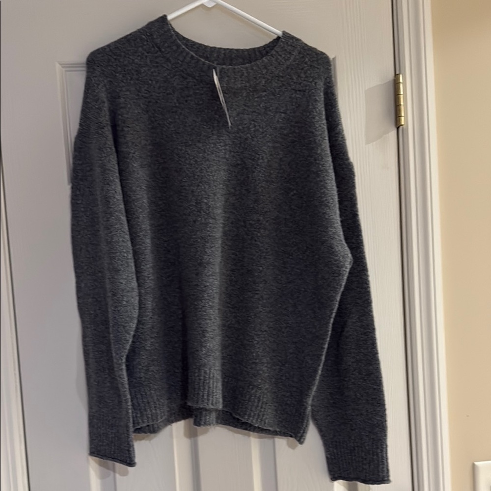 Woman’s grey sweater American Eagle size large